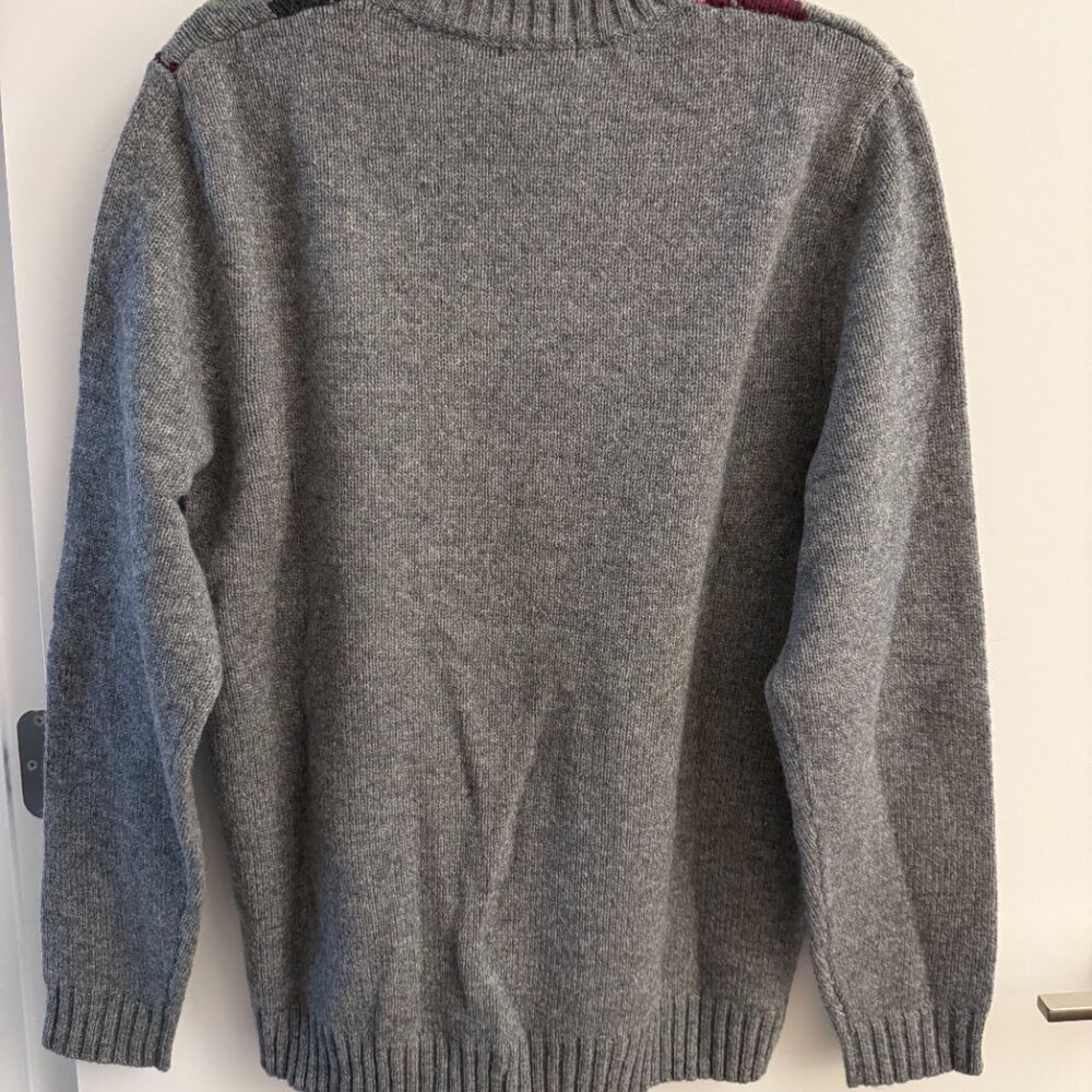 Beautiful Wool Sweater - Picture 2 of 4